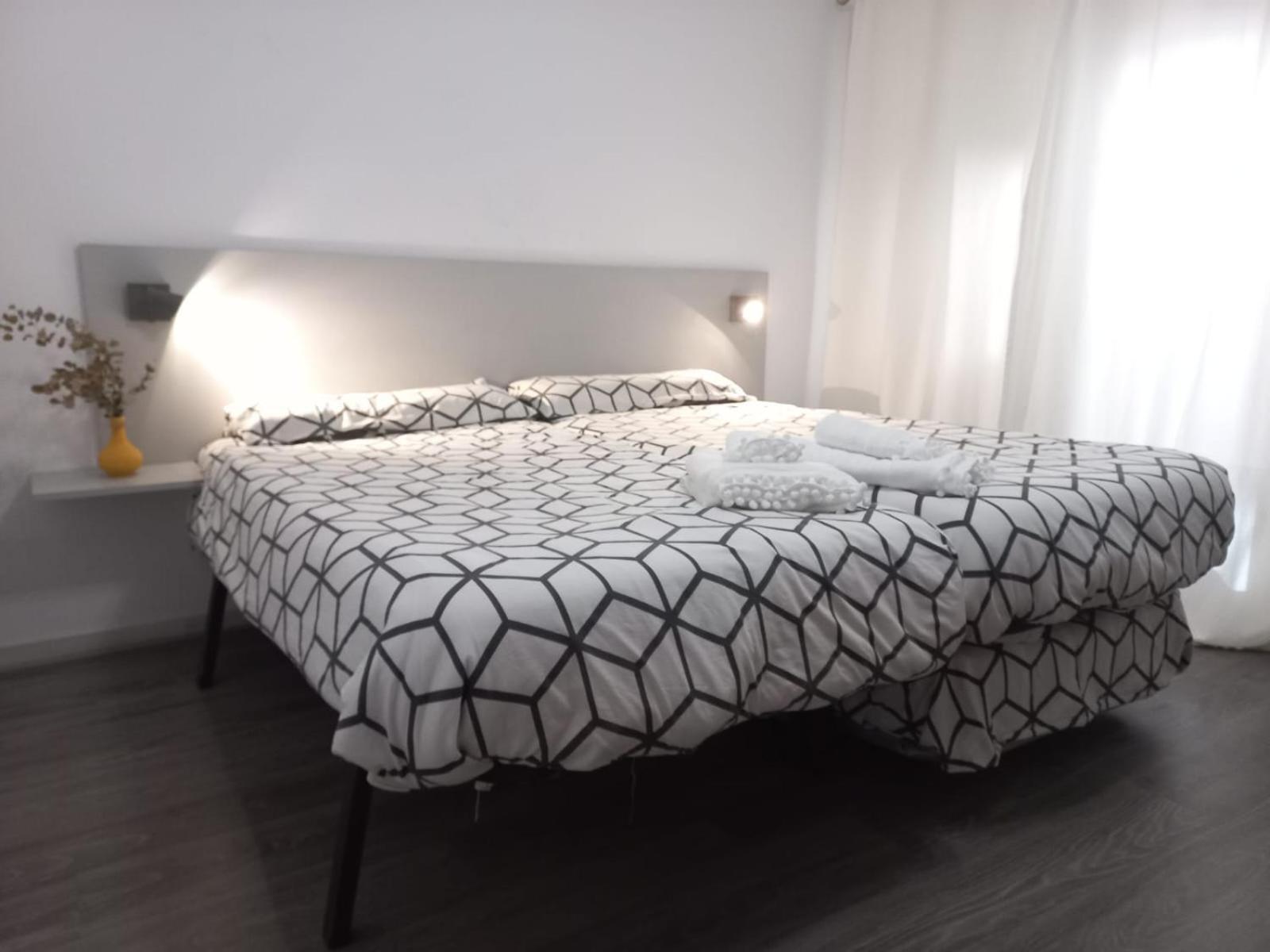 Apartamentos Centricos A 10 Min De La Playa Альмерия Экстерьер фото